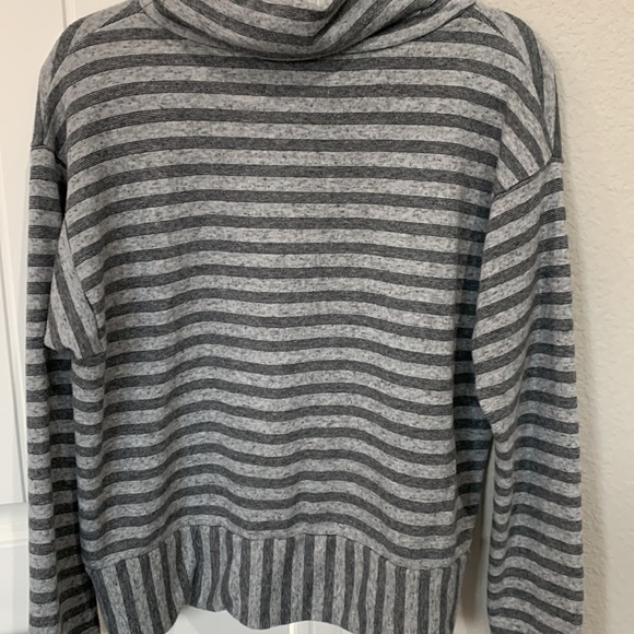 Sweatshirt with cowl neck. - Picture 2 of 2